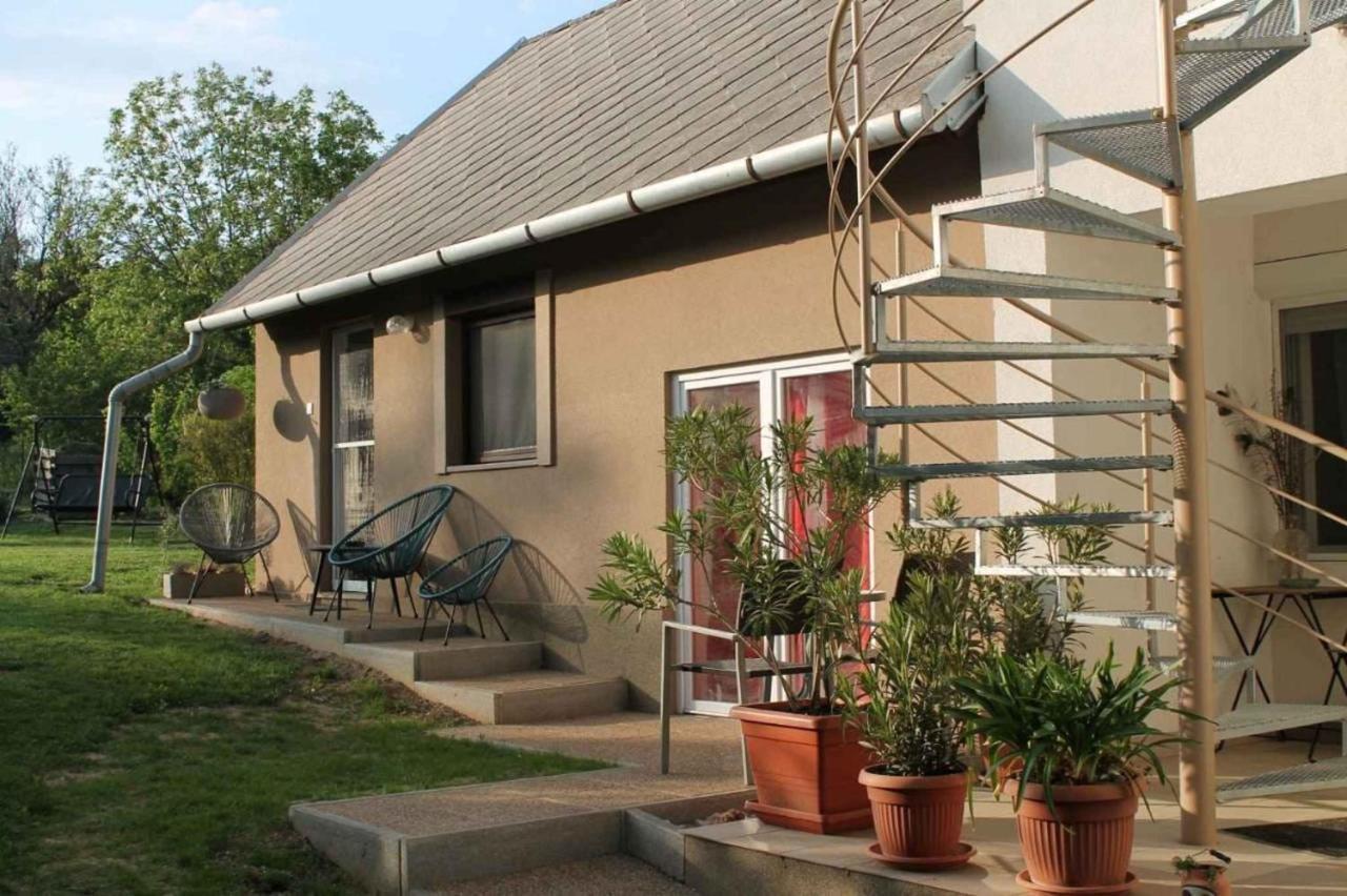 Apartments In Balatongyoeroek 34590 מראה חיצוני תמונה