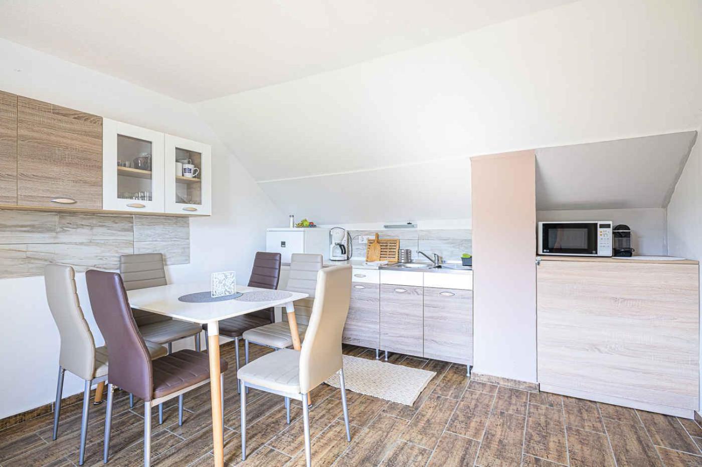 Apartments In Balatongyoeroek 34590 מראה חיצוני תמונה